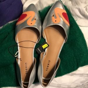 Torrid Flamingo flats size 11